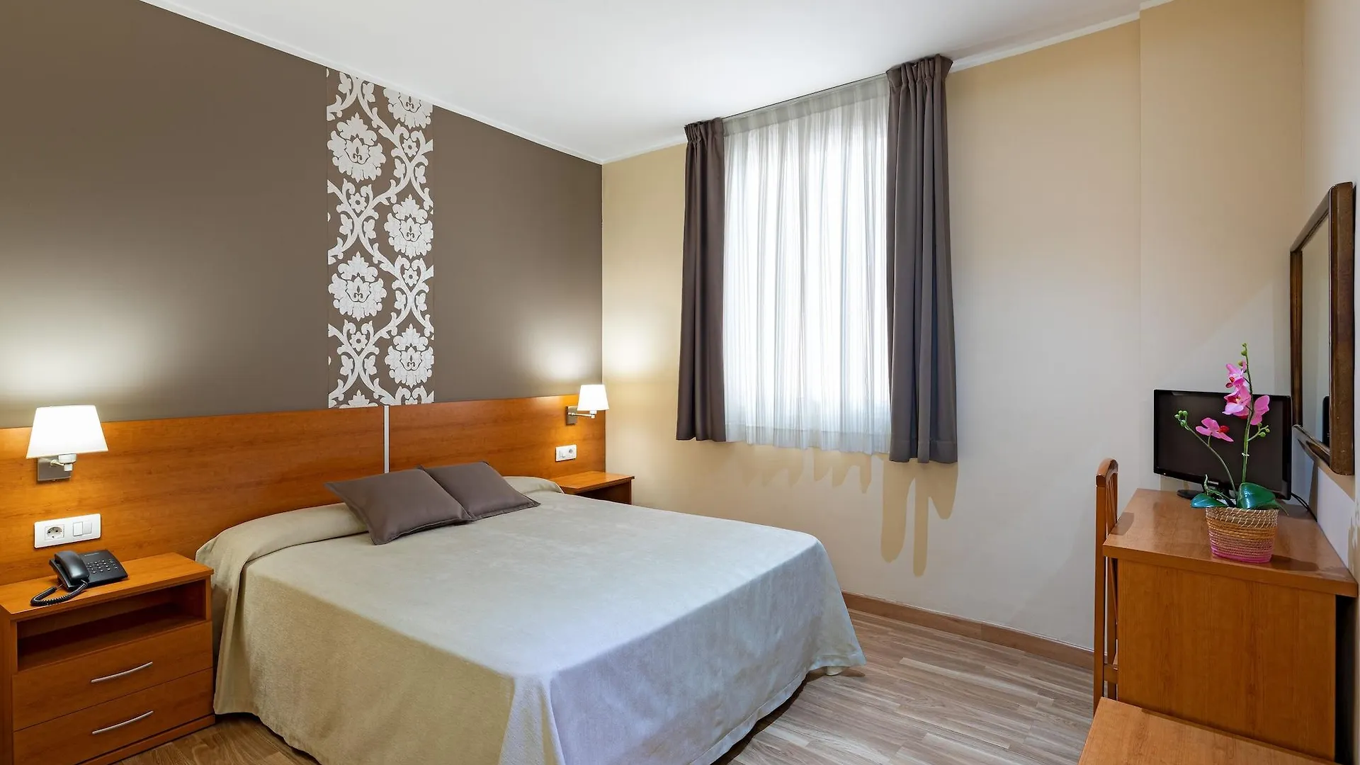 **  Hotel Catalunya Barcelona España